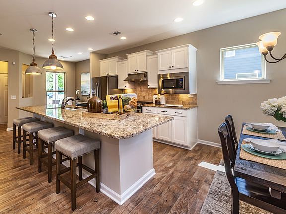 Model Representation Perfectly designed gourmet kitchen