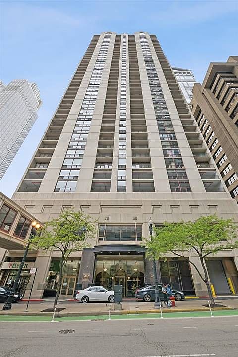 1st image of 200 N Dearborn St Unit 1503