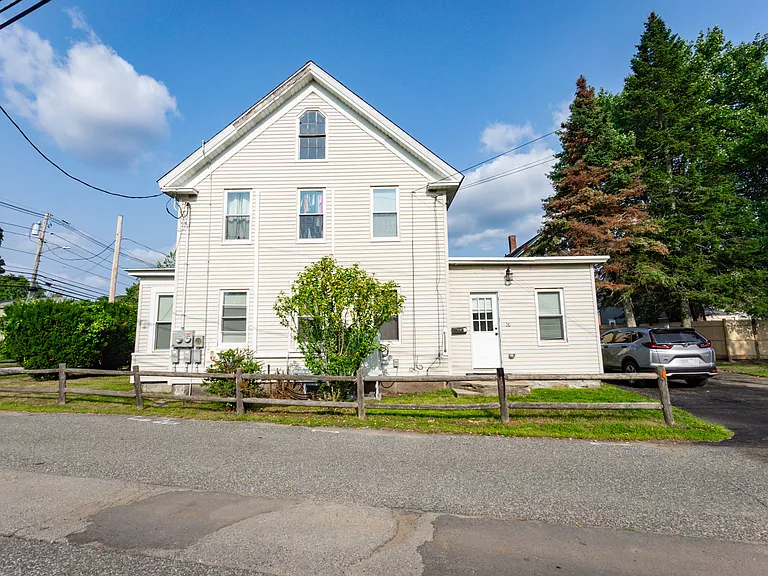 96 Pleasant St — Photo 3