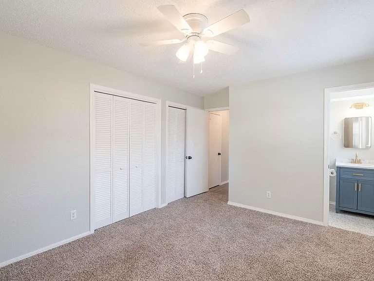 3321 S Ash Ave — Photo 10