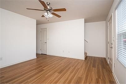 5th image of 2201 Crossfield Dr #A