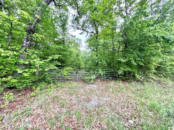 302 George Branch Dr, Monterey, TN 38574