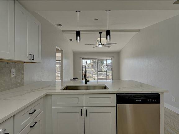3rd image of 804 Mohawk Pkwy APT 105