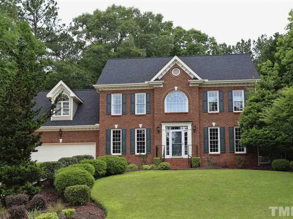 215 Parkgate Dr, Cary, NC 27519