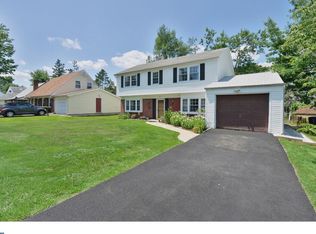 87 Melbourne Ln, Willingboro, NJ 08046