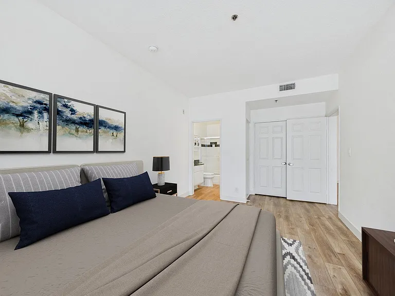 310 S. Swall Drive Apartments — Photo 6