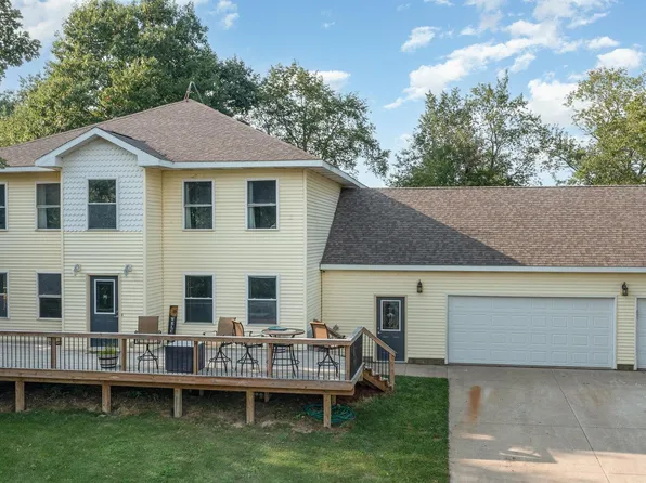 5208 Ash Ct, Perrinton, MI 48871