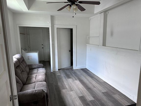 3rd image of 7418 Claremont Dr