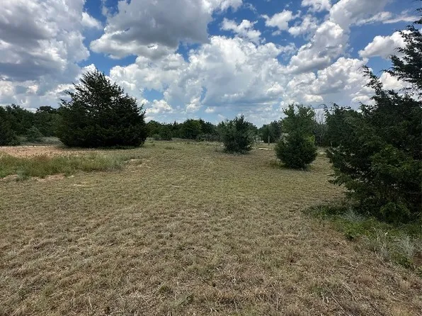 459 Northwood St, Bowie, TX 76230