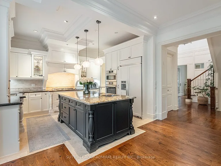35 Wentworth Ave — Photo 13