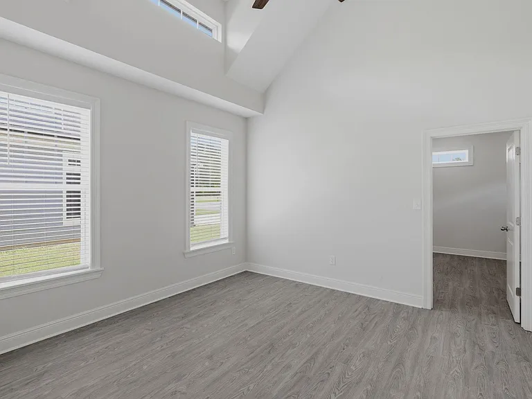 303 Lyles St — Photo 10