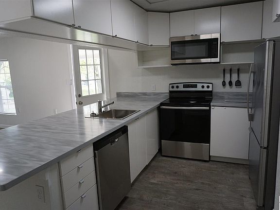 5th image of 249 Skyline Dr