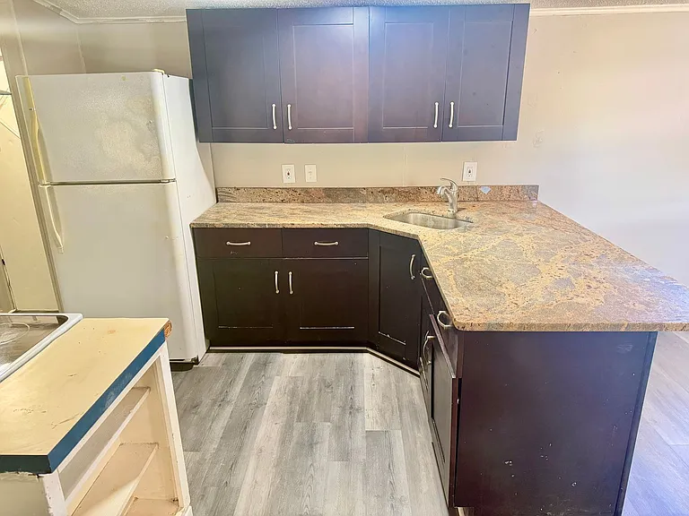 7213 N. Harney Road — Photo 5
