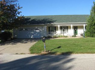 24 Crestview Dr, Geneseo, IL 61254