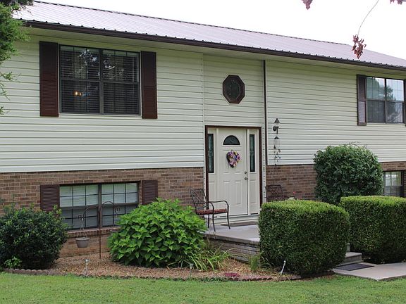 2nd image of 141 Ruth St
