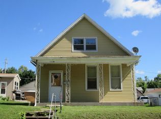 1528 Grove St, Burlington, IA 52601