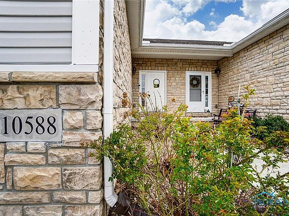 2nd image of 10588 River Oak Dr