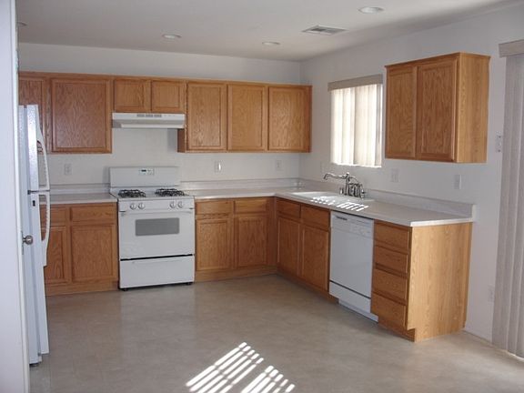 3rd image of 943 Coronado Peak Ave