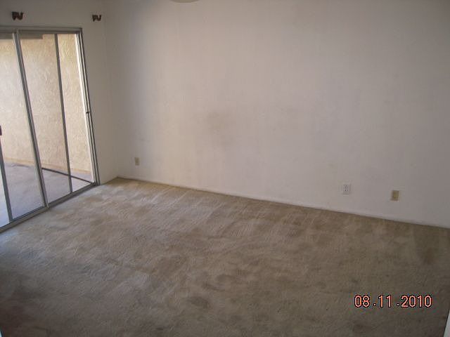 Bedroom1, another view