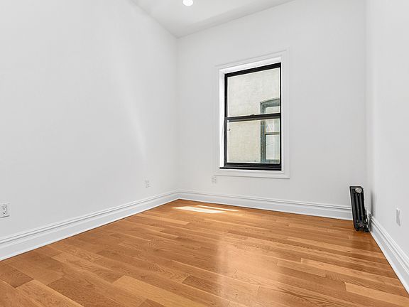 2nd image of 323 Lincoln Pl APT 4R