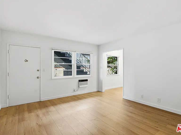 1944 S Beverly Glen Blvd #3 — Photo 3