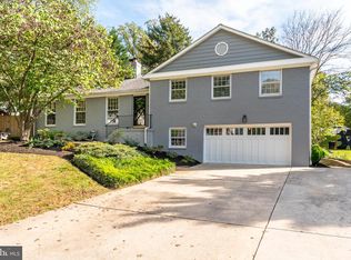 8111 Thoreau Dr, Bethesda, MD 20817