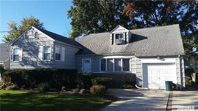 1st image of 585 Barnard Ave