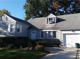 585 Barnard Ave, Woodmere, NY 11598