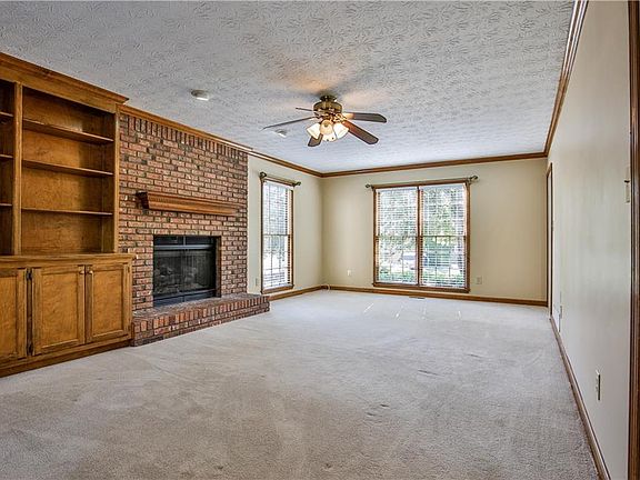 5th image of 3867 Laurel Crest Dr