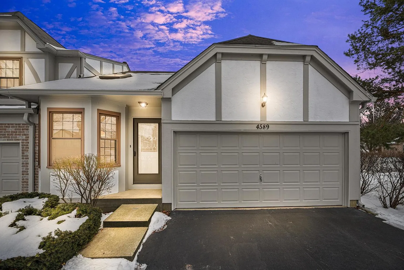 4589 Topaz Dr photo 1