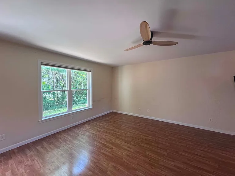 15 Edgefield Ln — Photo 5