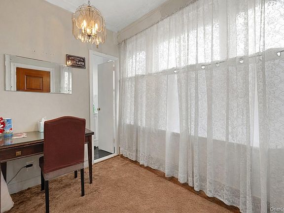 3rd image of 2335 Yates Avenue
