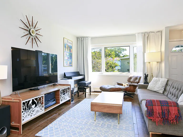 33 Ridge Rd — Photo 1