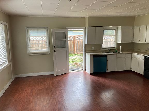2nd image of 5104 NE Salmon Creek St