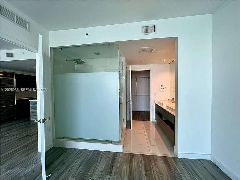 460 NE 28th St #2005 — Photo 20