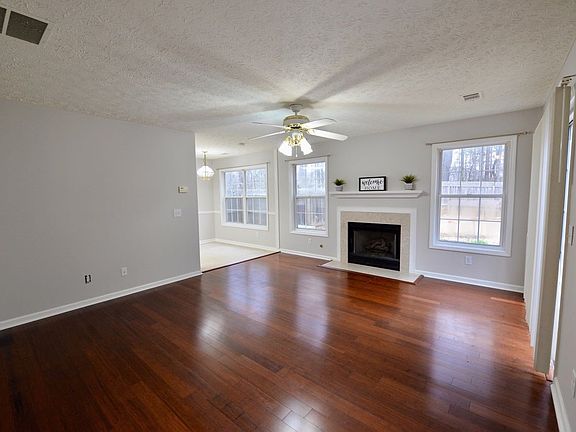 4th image of 312 Paxton Ct