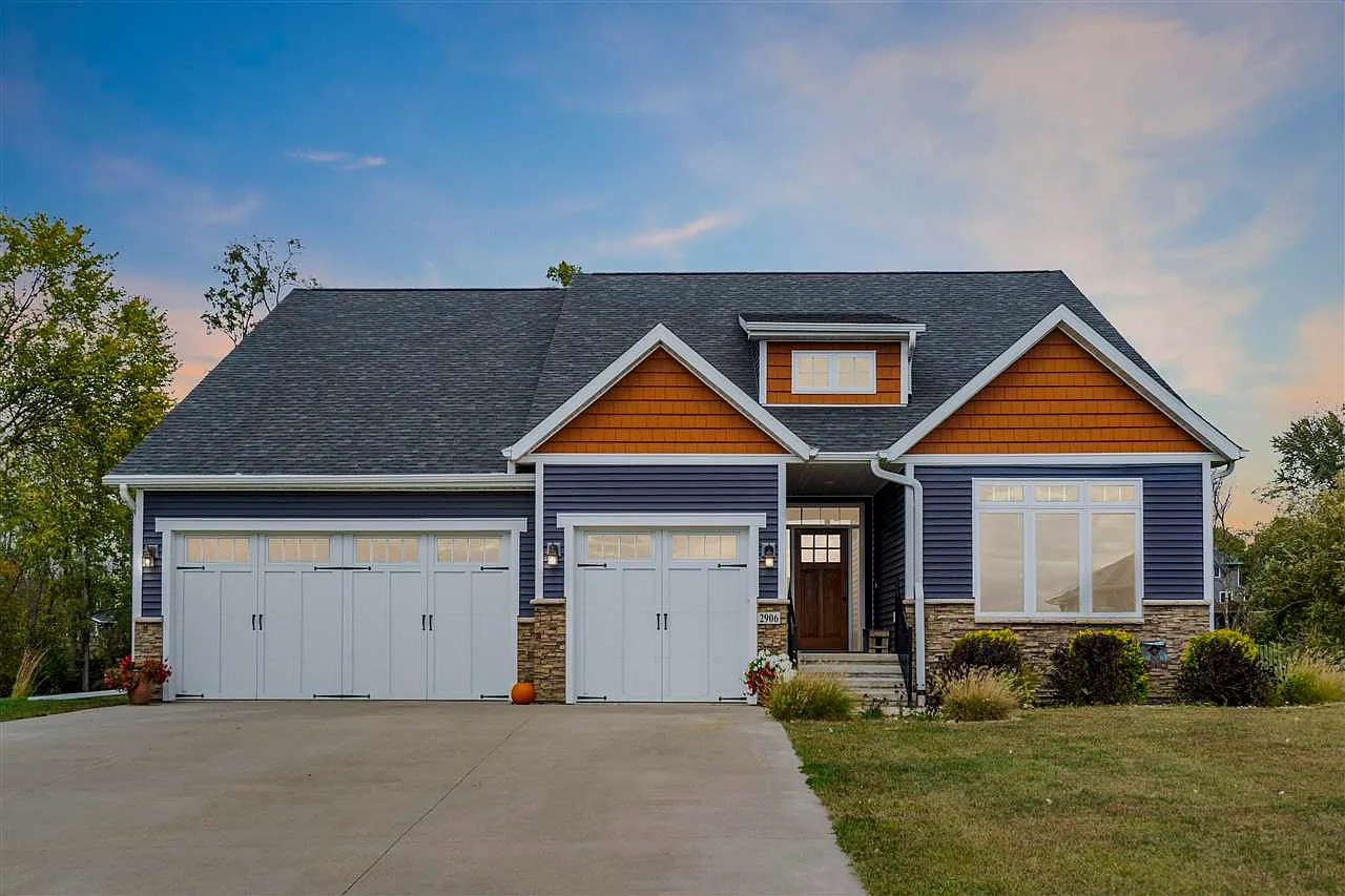 2906 Sydney Ct NE photo 1