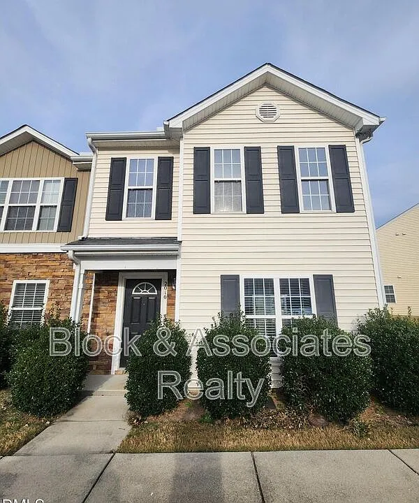 2010 Grassy Banks Dr