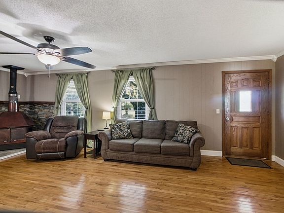 4th image of 2097 Vandyke Rd