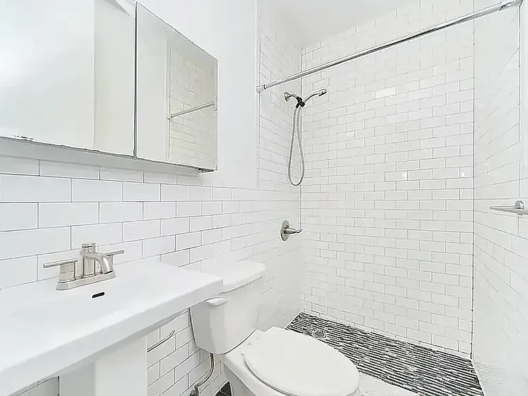 157 Suffolk St #605 — Photo 5