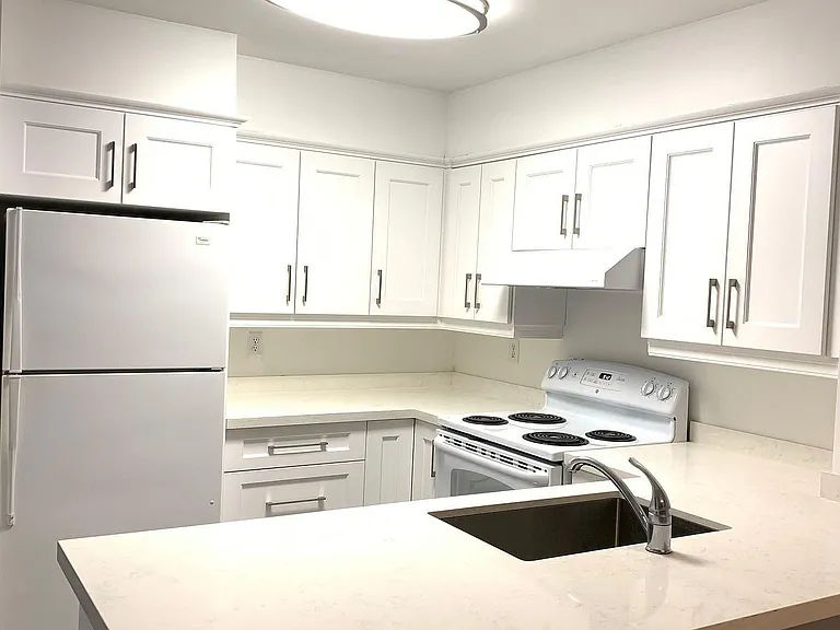 750 Bay St #2009 — Photo 9