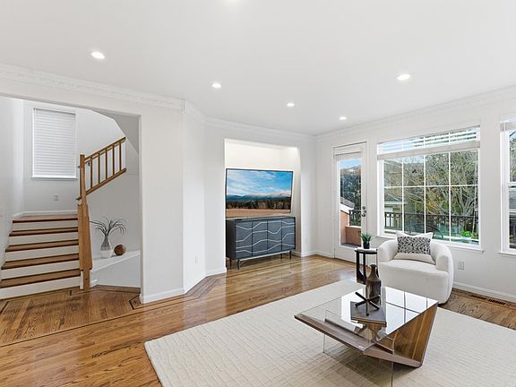 3rd image of 12 Baycrest Way