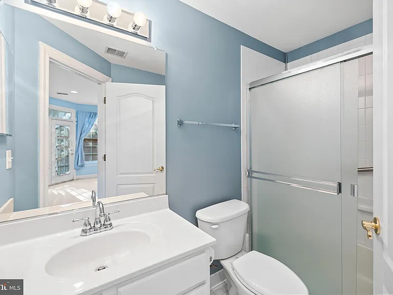 5237 Bessley Pl — Photo 14