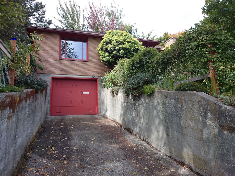 2nd image of 4051 42nd Ave S