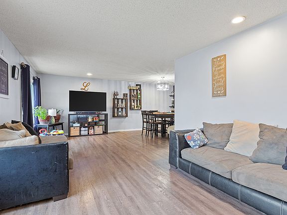 3rd image of 14912 El Vista Ave