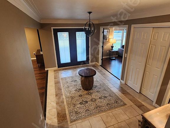 4th image of 3933 W Bancroft St