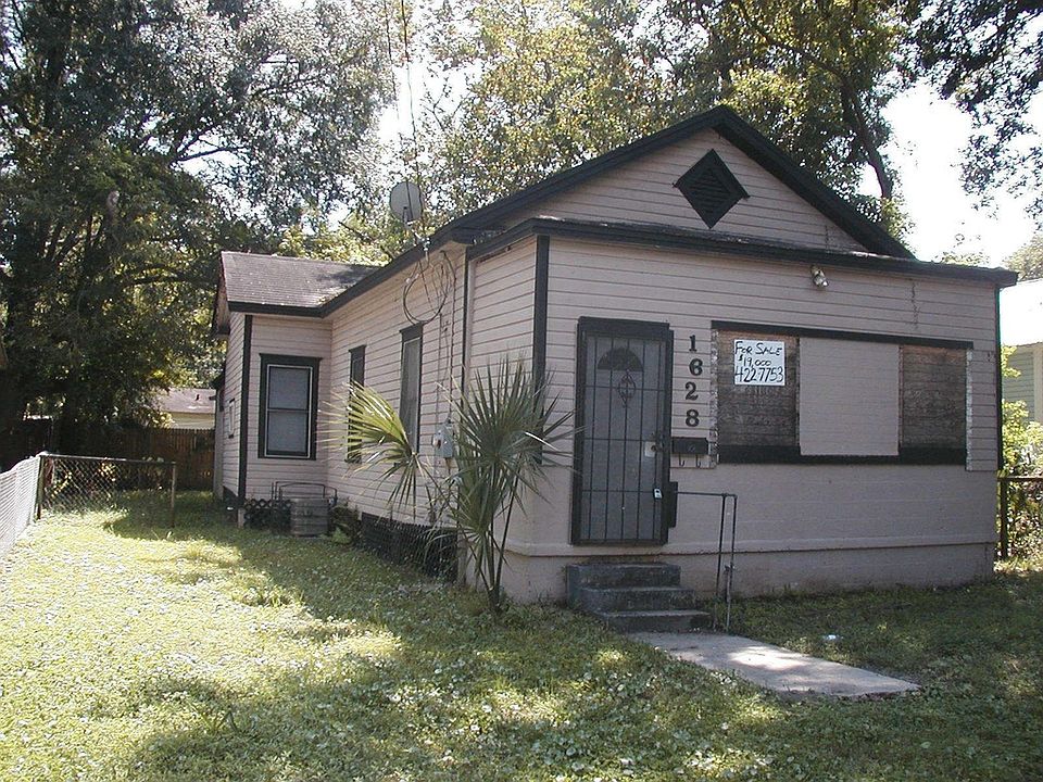 1st image of 1628 W 30th St