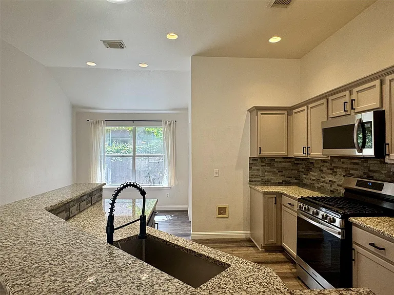 5615 Taylorcrest Dr — Photo 10