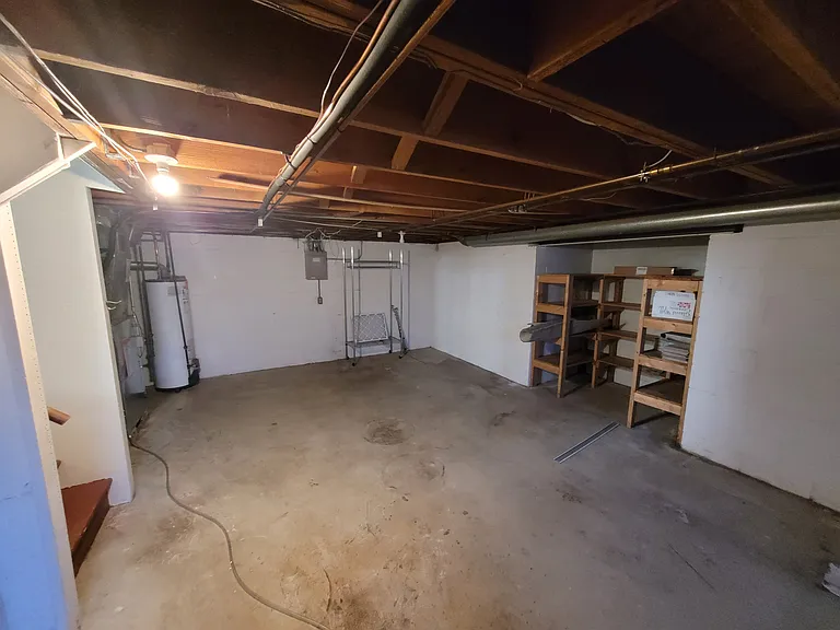 8233 Imperial Dr — Photo 11