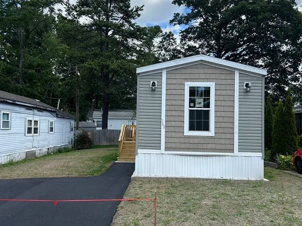 160 Booth St, North Billerica, MA 01862